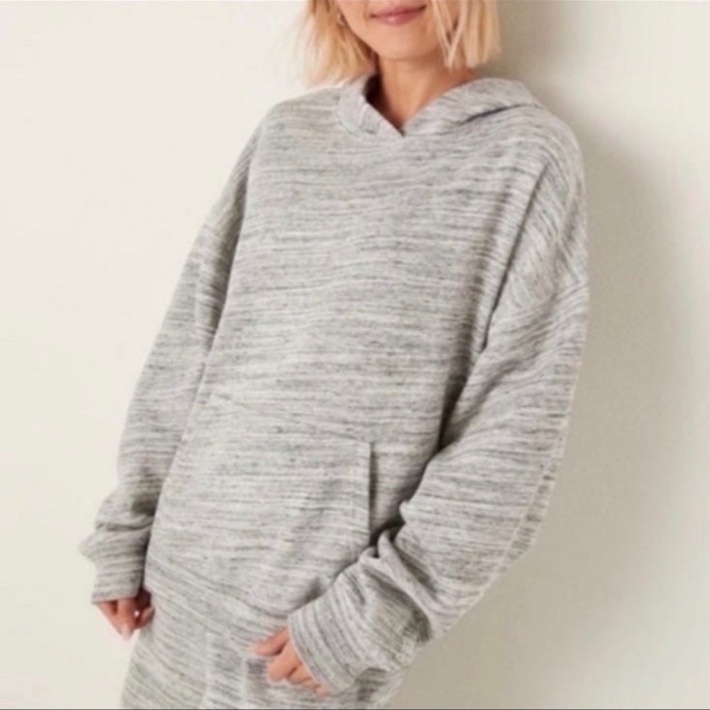 PINK VS CAMPUS PULLOVER